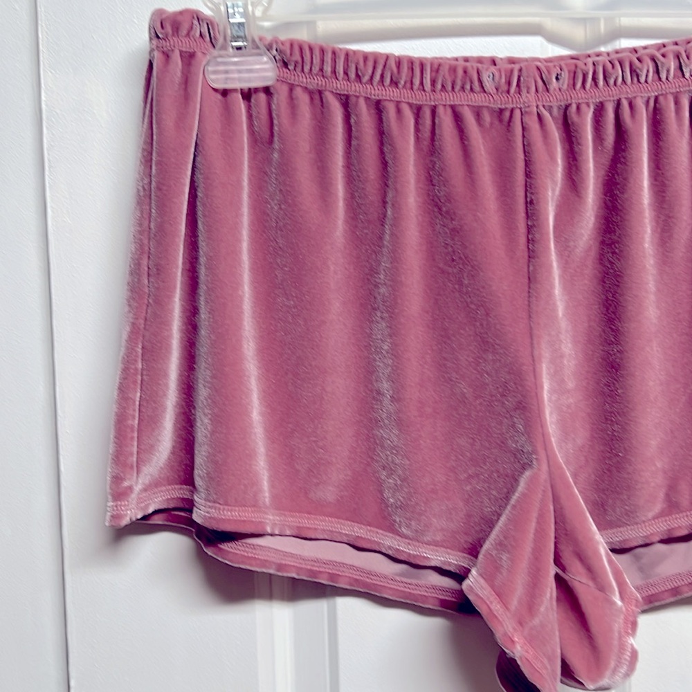 Pink Victoria’s Secret Pink Velvet Pajama Shorts with Logo Size L - Picture 3 of 7